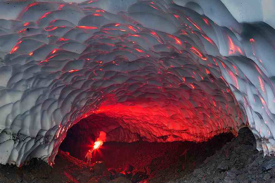 15-caves-from-around-the-world-thatll-make-you-explore-one-right-away-2