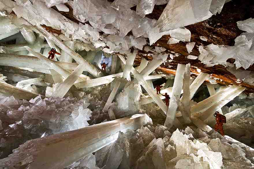 15-caves-from-around-the-world-thatll-make-you-explore-one-right-away-3